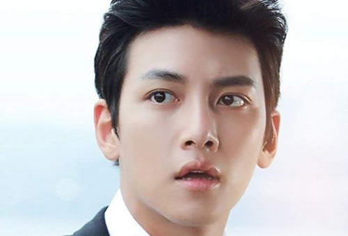 Ji Chang-wook (born 5 July 1987) is a South actor and singer. He gained popularity after his roles in drama series Smile Again (2010–2011), Warrior Baek Dong-soo (2011), Suspicious Partner (2017), Melting Me Softly (2019), Backstreet Rookie (2020) and Lovestruck in the City (2020-2021).