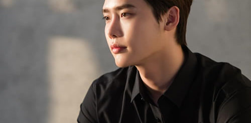 Lee Jong-suk (born September 14, 1989) is a South Korean actor and model. He debuted as a runway model in 2005. Lee gained popularity after his role in in School 2013 (2012). He gained public attention for his roles in I Can Hear Your Voice (2013), Pinocchio (2014), W (2016), While You Were Sleeping (2017), and Romance Is a Bonus Book (2019).
